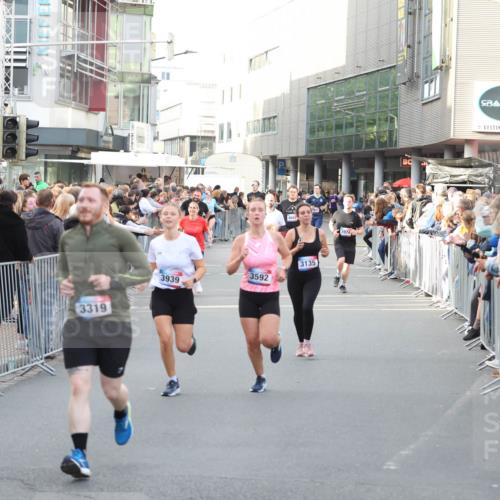 12.06.2026 - Holstenköstenlauf Andreas Tolksdorf http://msf.ph/oto/9747855 12.06.2026 20:04:32 Laufen 3319, 4847, 3939, 3592, 3135, 3974 meine-sportfotos.de
