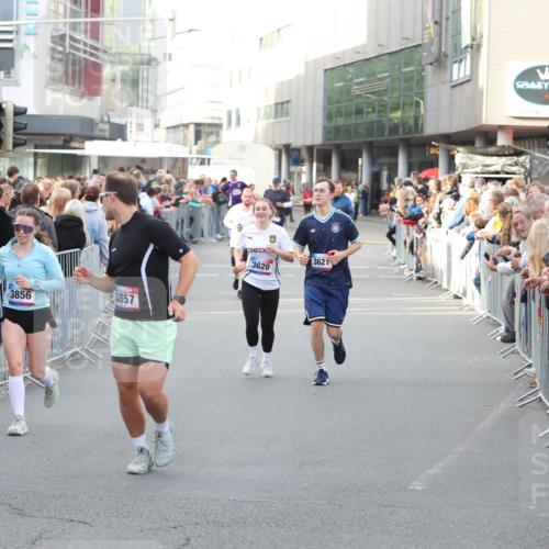 12.06.2026 - Holstenköstenlauf Andreas Tolksdorf http://msf.ph/oto/9747867 12.06.2026 20:04:44 Laufen 3856, 3857, 3620, 3621 meine-sportfotos.de