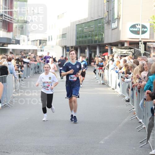 12.06.2026 - Holstenköstenlauf Andreas Tolksdorf http://msf.ph/oto/9747868 12.06.2026 20:04:45 Laufen 857, 3620, 3621 meine-sportfotos.de