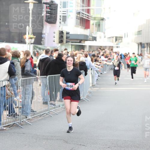 12.06.2026 - Holstenköstenlauf Andreas Tolksdorf http://msf.ph/oto/9747877 12.06.2026 20:04:59 Laufen 4108 meine-sportfotos.de