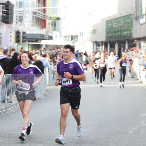 12.06.2026 - Holstenköstenlauf Andreas Tolksdorf http://msf.ph/oto/9747898 12.06.2026 20:05:24 Laufen 190, 2, 555, 4090, 4091 meine-sportfotos.de