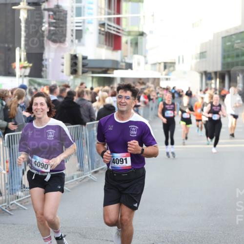 12.06.2026 - Holstenköstenlauf Andreas Tolksdorf http://msf.ph/oto/9747900 12.06.2026 20:05:24 Laufen 4090, 4091 meine-sportfotos.de