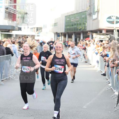 12.06.2026 - Holstenköstenlauf Andreas Tolksdorf http://msf.ph/oto/9747905 12.06.2026 20:05:29 Laufen 549, 4547, 3328, 4766 meine-sportfotos.de