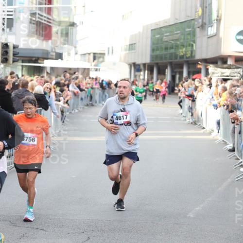 12.06.2026 - Holstenköstenlauf Andreas Tolksdorf http://msf.ph/oto/9747909 12.06.2026 20:05:32 Laufen 3328, 4617, 756 meine-sportfotos.de