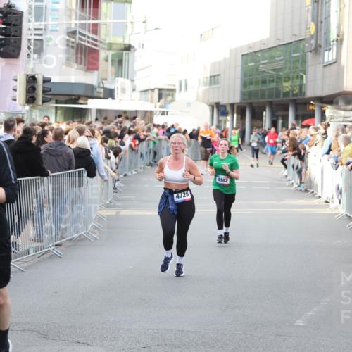12.06.2026 - Holstenköstenlauf Andreas Tolksdorf http://msf.ph/oto/9747916 12.06.2026 20:05:39 Laufen 3357, 4725, 4162 meine-sportfotos.de