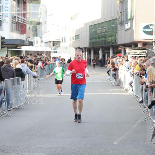 12.06.2026 - Holstenköstenlauf Andreas Tolksdorf http://msf.ph/oto/9747930 12.06.2026 20:05:56 Laufen 4867, 3250 meine-sportfotos.de