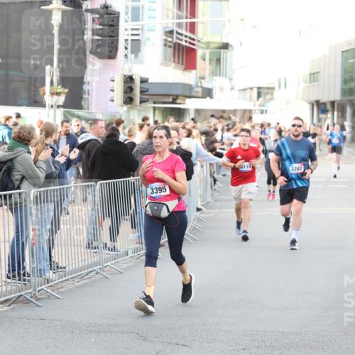 12.06.2026 - Holstenköstenlauf Andreas Tolksdorf http://msf.ph/oto/9747962 12.06.2026 20:06:47 Laufen 3395, 119, 3282, 3031 meine-sportfotos.de