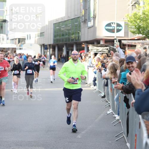 12.06.2026 - Holstenköstenlauf Andreas Tolksdorf http://msf.ph/oto/9747965 12.06.2026 20:06:50 Laufen 3282, 3608, 3458, 26 meine-sportfotos.de