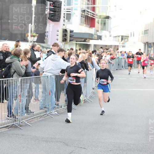 12.06.2026 - Holstenköstenlauf Andreas Tolksdorf http://msf.ph/oto/9747983 12.06.2026 20:07:17 Laufen 14, 4468, 4467 meine-sportfotos.de