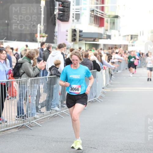 12.06.2026 - Holstenköstenlauf Andreas Tolksdorf http://msf.ph/oto/9748003 12.06.2026 20:07:48 Laufen 3066 meine-sportfotos.de