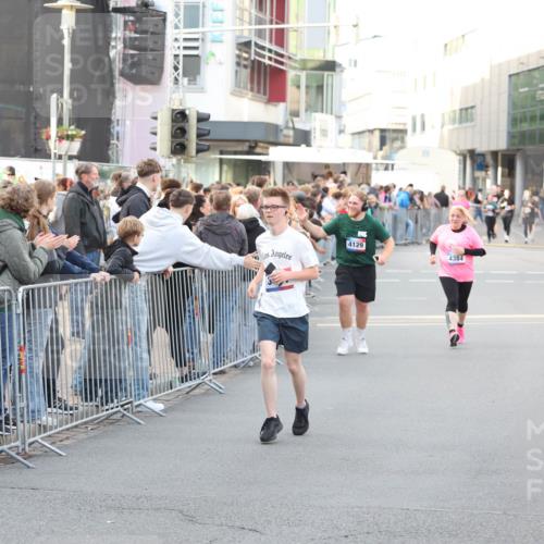 12.06.2026 - Holstenköstenlauf Andreas Tolksdorf http://msf.ph/oto/9748005 12.06.2026 20:07:54 Laufen 4129, 4384 meine-sportfotos.de
