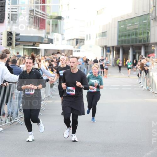 12.06.2026 - Holstenköstenlauf Andreas Tolksdorf http://msf.ph/oto/9748021 12.06.2026 20:08:12 Laufen 45, 43, 3696, 3697 meine-sportfotos.de