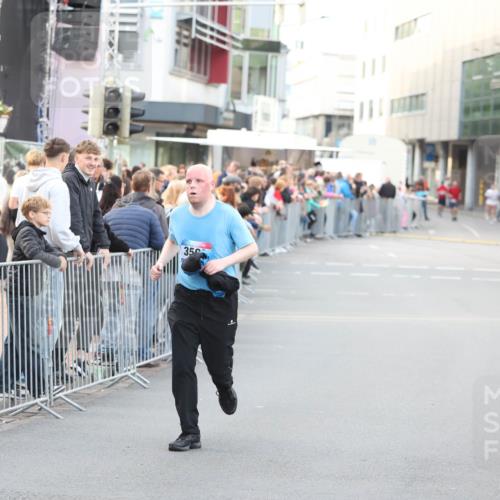 12.06.2026 - Holstenköstenlauf Andreas Tolksdorf http://msf.ph/oto/9748057 12.06.2026 20:08:53 Laufen 350 meine-sportfotos.de