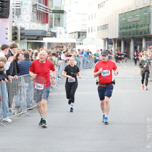12.06.2026 - Holstenköstenlauf Andreas Tolksdorf http://msf.ph/oto/9748067 12.06.2026 20:09:24 Laufen 3863, 4825, 3650 meine-sportfotos.de