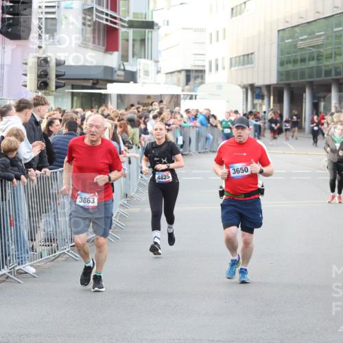 12.06.2026 - Holstenköstenlauf Andreas Tolksdorf http://msf.ph/oto/9748068 12.06.2026 20:09:24 Laufen 3863, 4825, 3650 meine-sportfotos.de