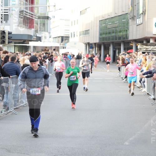 12.06.2026 - Holstenköstenlauf Andreas Tolksdorf http://msf.ph/oto/9748100 12.06.2026 20:10:16 Laufen 3588, 4355, 4160, 3764, 4386 meine-sportfotos.de