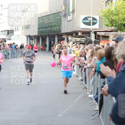 12.06.2026 - Holstenköstenlauf Andreas Tolksdorf http://msf.ph/oto/9748104 12.06.2026 20:10:19 Laufen 3764, 4355, 4386 meine-sportfotos.de