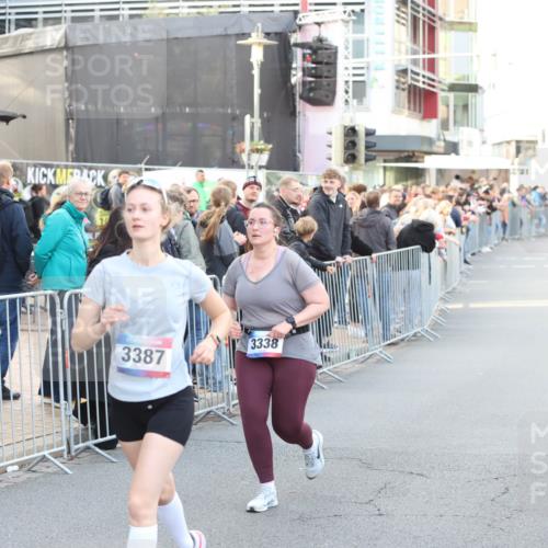 12.06.2026 - Holstenköstenlauf Andreas Tolksdorf http://msf.ph/oto/9748144 12.06.2026 20:11:28 Laufen 3387, 3338 meine-sportfotos.de