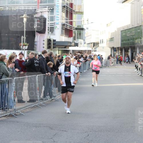 12.06.2026 - Holstenköstenlauf Andreas Tolksdorf http://msf.ph/oto/9748193 12.06.2026 20:13:18 Laufen 3719 meine-sportfotos.de