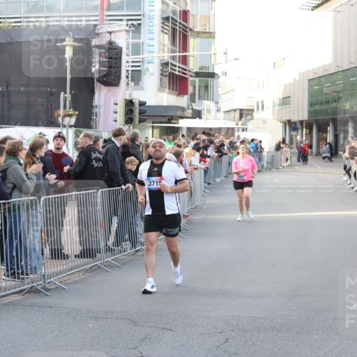 12.06.2026 - Holstenköstenlauf Andreas Tolksdorf http://msf.ph/oto/9748194 12.06.2026 20:13:18 Laufen 3719, 4367 meine-sportfotos.de