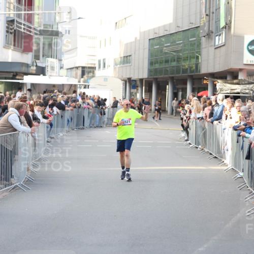 12.06.2026 - Holstenköstenlauf Andreas Tolksdorf http://msf.ph/oto/9748204 12.06.2026 20:14:08 Laufen 2521 meine-sportfotos.de