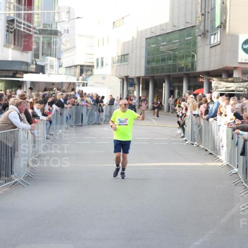 12.06.2026 - Holstenköstenlauf Andreas Tolksdorf http://msf.ph/oto/9748205 12.06.2026 20:14:08 Laufen 3521 meine-sportfotos.de