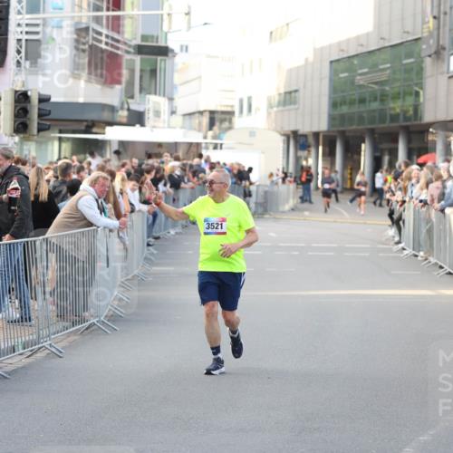 12.06.2026 - Holstenköstenlauf Andreas Tolksdorf http://msf.ph/oto/9748209 12.06.2026 20:14:11 Laufen 3521 meine-sportfotos.de