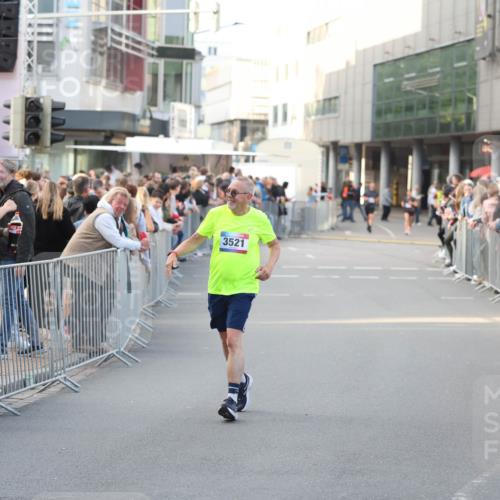 12.06.2026 - Holstenköstenlauf Andreas Tolksdorf http://msf.ph/oto/9748210 12.06.2026 20:14:11 Laufen 3521 meine-sportfotos.de