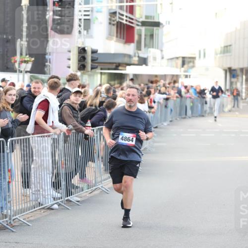 12.06.2026 - Holstenköstenlauf Andreas Tolksdorf http://msf.ph/oto/9748222 12.06.2026 20:14:33 Laufen 4864 meine-sportfotos.de