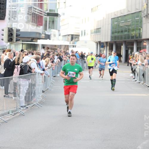 12.06.2026 - Holstenköstenlauf Andreas Tolksdorf http://msf.ph/oto/9748223 12.06.2026 20:15:21 Laufen 4128, 3493 meine-sportfotos.de