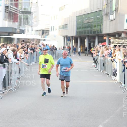 12.06.2026 - Holstenköstenlauf Andreas Tolksdorf http://msf.ph/oto/9748233 12.06.2026 20:15:31 Laufen 3598, 3596 meine-sportfotos.de