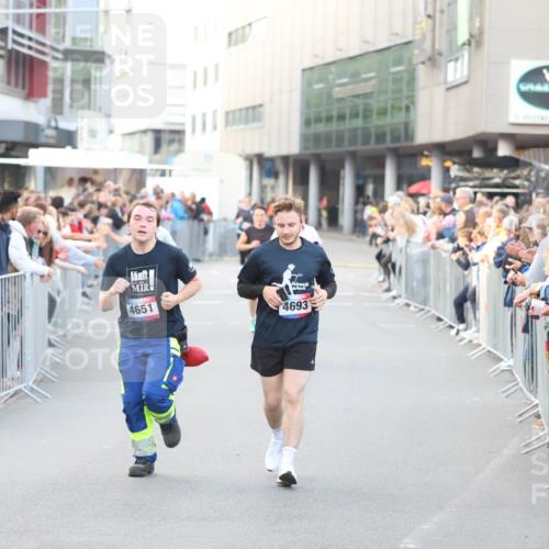 12.06.2026 - Holstenköstenlauf Andreas Tolksdorf http://msf.ph/oto/9748243 12.06.2026 20:16:17 Laufen 4651, 4693 meine-sportfotos.de