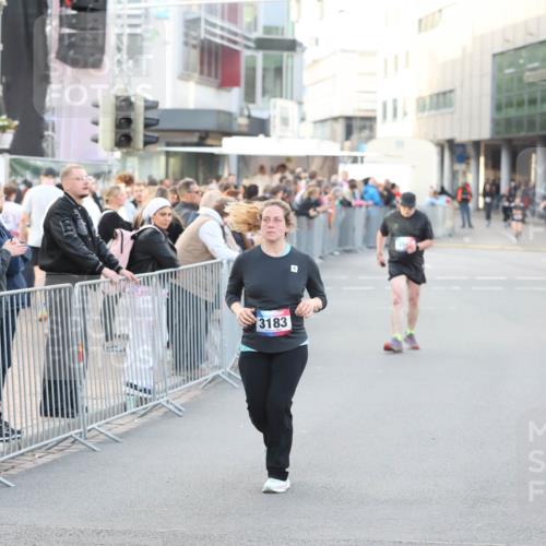 12.06.2026 - Holstenköstenlauf Andreas Tolksdorf http://msf.ph/oto/9748256 12.06.2026 20:16:34 Laufen 3183 meine-sportfotos.de