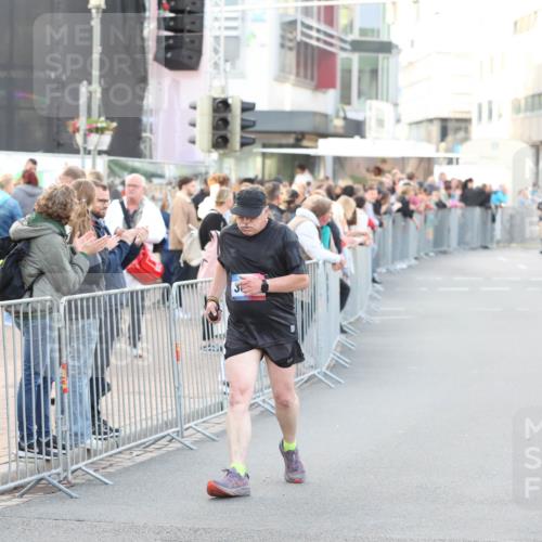 12.06.2026 - Holstenköstenlauf Andreas Tolksdorf http://msf.ph/oto/9748259 12.06.2026 20:16:39 Laufen  meine-sportfotos.de