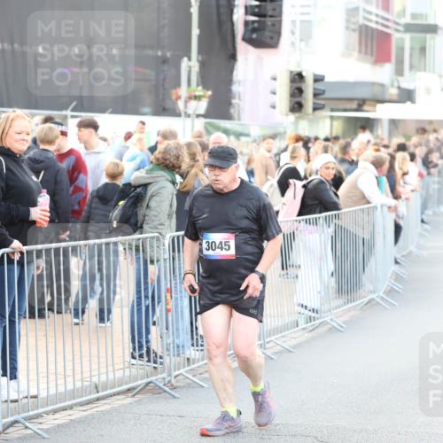 12.06.2026 - Holstenköstenlauf Andreas Tolksdorf http://msf.ph/oto/9748260 12.06.2026 20:16:40 Laufen 3045 meine-sportfotos.de