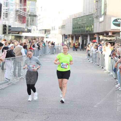12.06.2026 - Holstenköstenlauf Andreas Tolksdorf http://msf.ph/oto/9748289 12.06.2026 20:17:52 Laufen 3376, 3372 meine-sportfotos.de