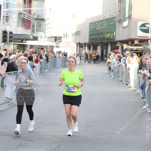 12.06.2026 - Holstenköstenlauf Andreas Tolksdorf http://msf.ph/oto/9748291 12.06.2026 20:17:53 Laufen 3376, 3372 meine-sportfotos.de