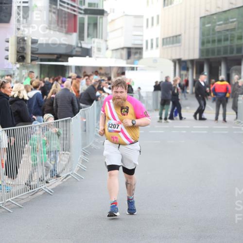 12.06.2026 - Holstenköstenlauf Andreas Tolksdorf http://msf.ph/oto/9748335 12.06.2026 20:25:02 Laufen 3207 meine-sportfotos.de