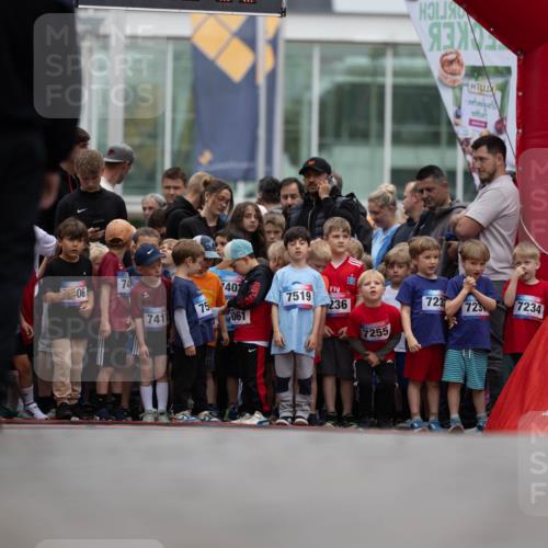 12.06.2026 - Holstenköstenlauf Michael Strokosch http://msf.ph/oto/9748341 12.06.2026 14:52:42 Laufen 708, 74, 06, 40, 7519, 75, 7411, 061, 236, 7255, 723, 723, 7234 meine-sportfotos.de