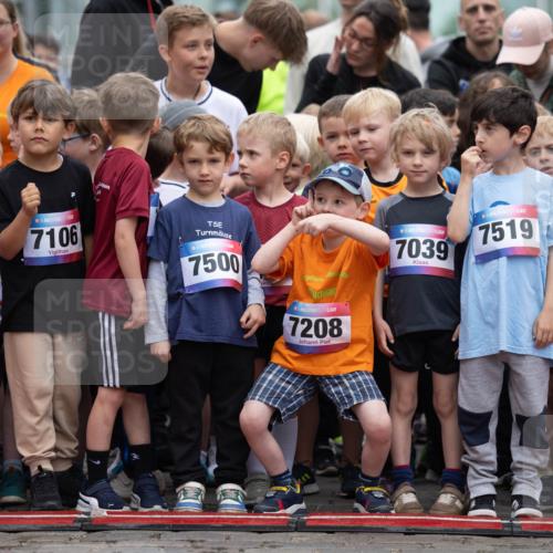 12.06.2026 - Holstenköstenlauf Michael Strokosch http://msf.ph/oto/9748370 12.06.2026 14:56:01 Laufen 7, 36, 7106, 36, 7500, 7208, 36, 7039, 7519, 36, 717, 36, 702 meine-sportfotos.de