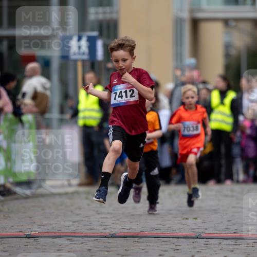 12.06.2026 - Holstenköstenlauf Michael Strokosch http://msf.ph/oto/9748391 12.06.2026 15:01:32 Laufen 7412, 7038 meine-sportfotos.de