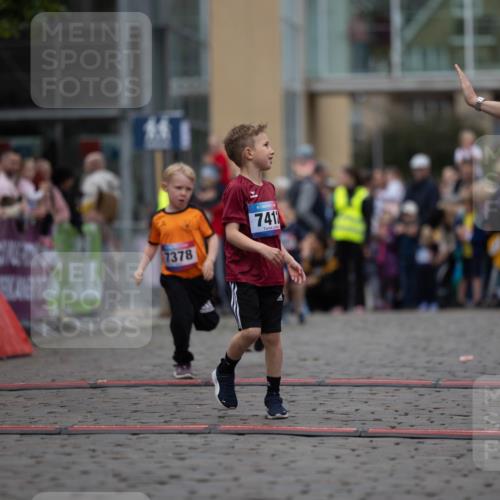 12.06.2026 - Holstenköstenlauf Michael Strokosch http://msf.ph/oto/9748398 12.06.2026 15:01:33 Laufen 7378, 741 meine-sportfotos.de