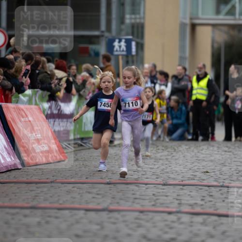 12.06.2026 - Holstenköstenlauf Michael Strokosch http://msf.ph/oto/9748498 12.06.2026 15:12:08 Laufen 7458, 7110, 7171 meine-sportfotos.de