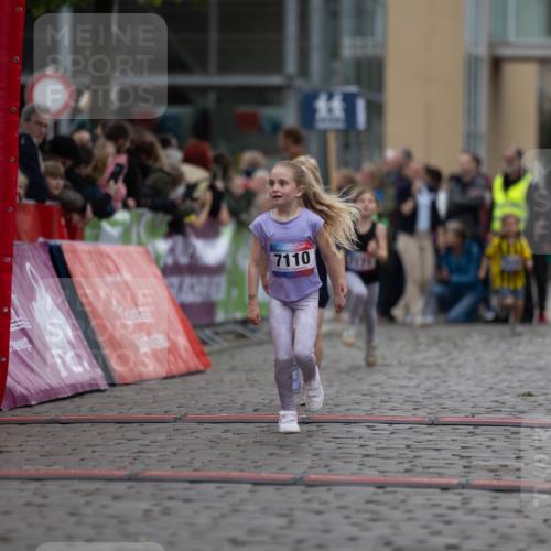 12.06.2026 - Holstenköstenlauf Michael Strokosch http://msf.ph/oto/9748501 12.06.2026 15:12:09 Laufen 7110, 7695 meine-sportfotos.de