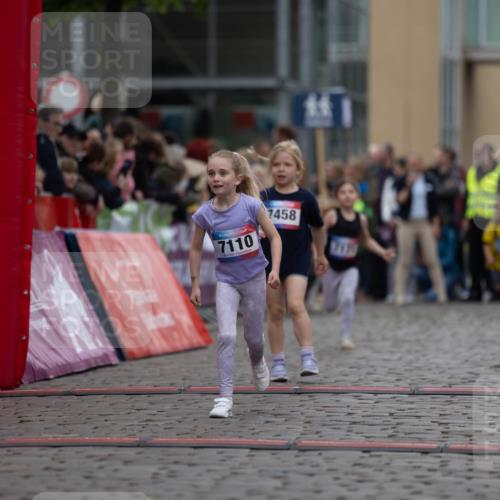 12.06.2026 - Holstenköstenlauf Michael Strokosch http://msf.ph/oto/9748503 12.06.2026 15:12:10 Laufen 7110, 7458, 717 meine-sportfotos.de