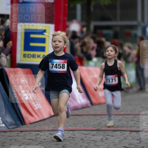 12.06.2026 - Holstenköstenlauf Michael Strokosch http://msf.ph/oto/9748514 12.06.2026 15:12:13 Laufen 7458, 7171 meine-sportfotos.de