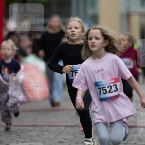 12.06.2026 - Holstenköstenlauf Michael Strokosch http://msf.ph/oto/9748549 12.06.2026 15:12:29 Laufen 75, 7523 meine-sportfotos.de