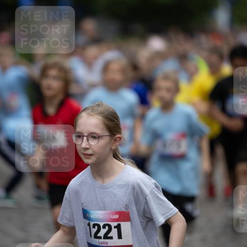12.06.2026 - Holstenköstenlauf Michael Strokosch http://msf.ph/oto/9748721 12.06.2026 16:00:44 Laufen 1221, 379 meine-sportfotos.de