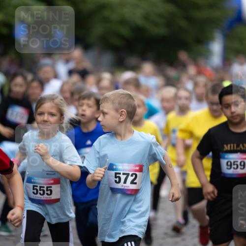 12.06.2026 - Holstenköstenlauf Michael Strokosch http://msf.ph/oto/9748723 12.06.2026 16:00:45 Laufen 800, 35, 572, 555, 959 meine-sportfotos.de
