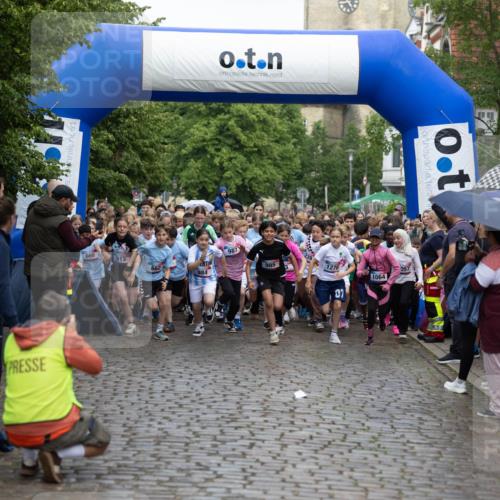 12.06.2026 - Holstenköstenlauf Michael Strokosch http://msf.ph/oto/9748807 12.06.2026 16:45:03 Laufen 660, 913, 987, 662, 985, 984, 1270, 1064, 07, 90, 057 meine-sportfotos.de